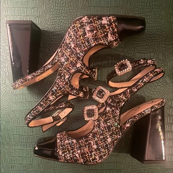 Multicolored tweed pumps with black patent captoe and tall block heel - Picture 2 of 9